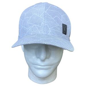 NWT PGA Tour ProSeries Moisture Wicking Adjustable Golf Hat gray/white pattern